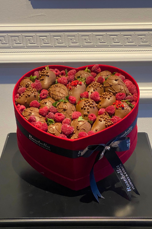 Kalpli Kutuda Çikolata Kaplı Çilek