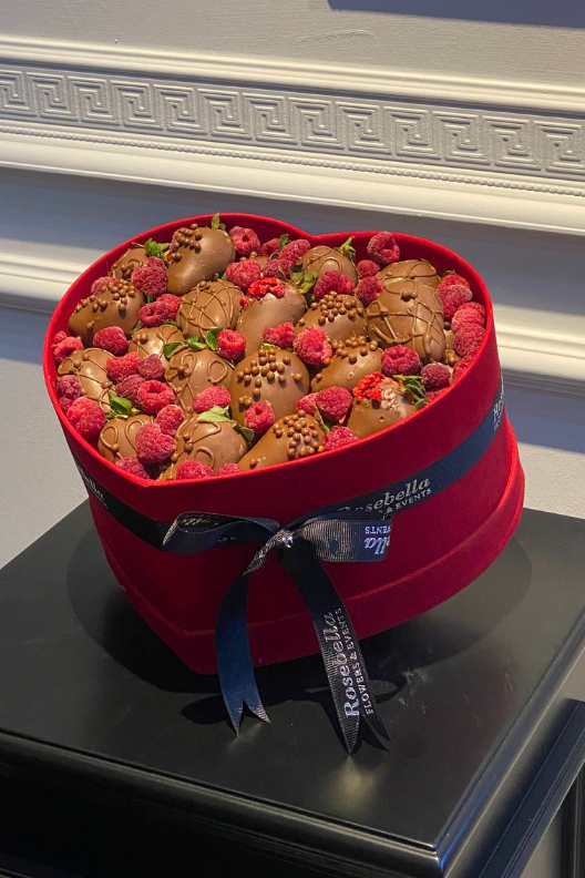 Kalpli Kutuda Çikolata Kaplı Çilek