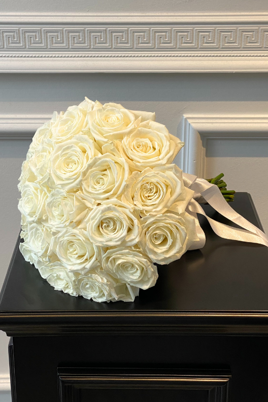 Beyaz Ekvator Gülü Gelin Buketi