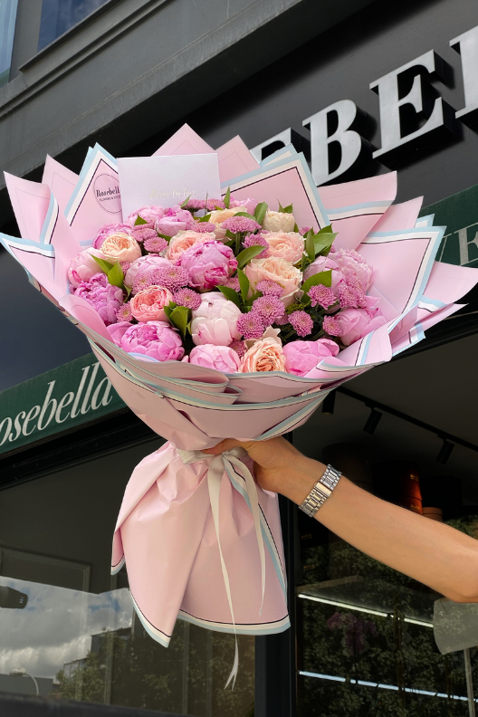 Pink In Bloom Gül Şakayık Buketi