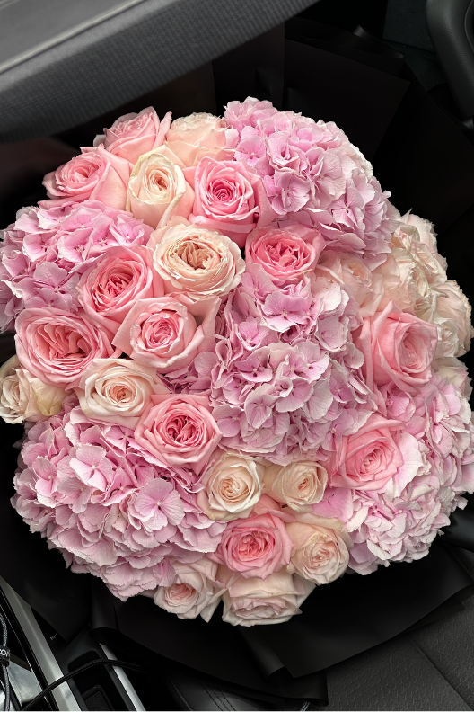 Pembe Ortanca Özel Güller Buketi