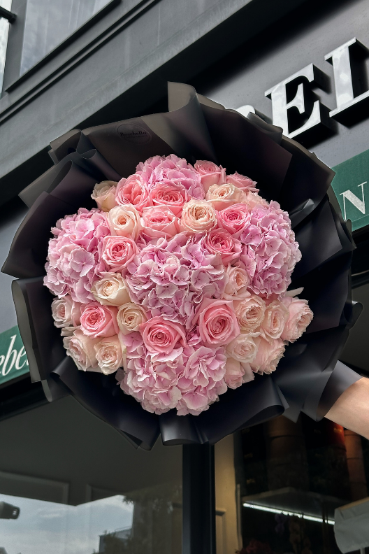 Pembe Ortanca Özel Güller Buketi