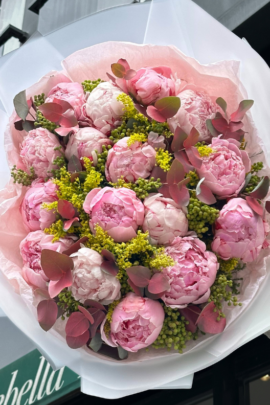 16 Pembe Şakayık Buketi