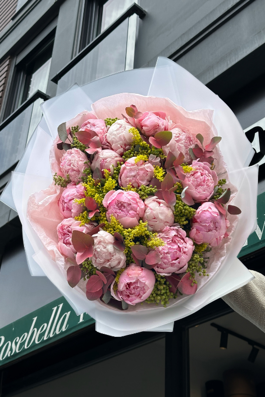 16 Pembe Şakayık Buketi