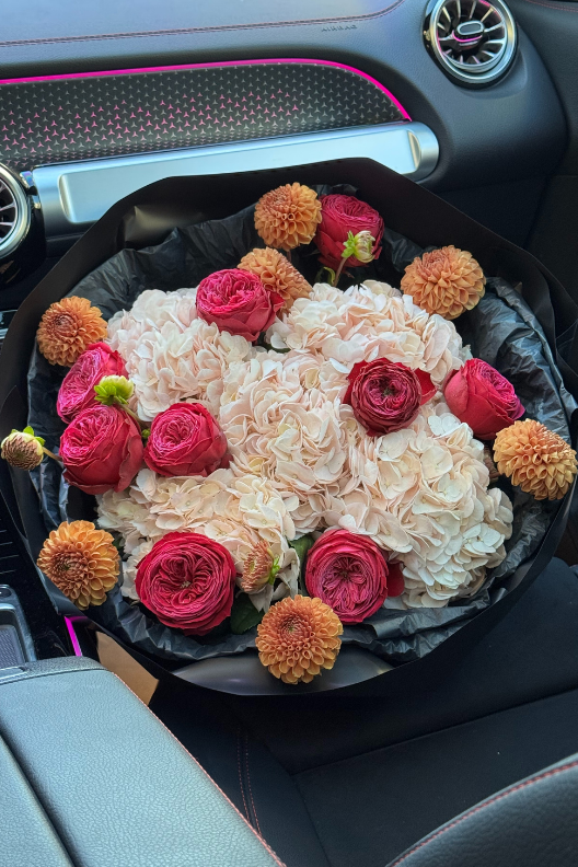 Ortanca Dahlia Gül Buketi