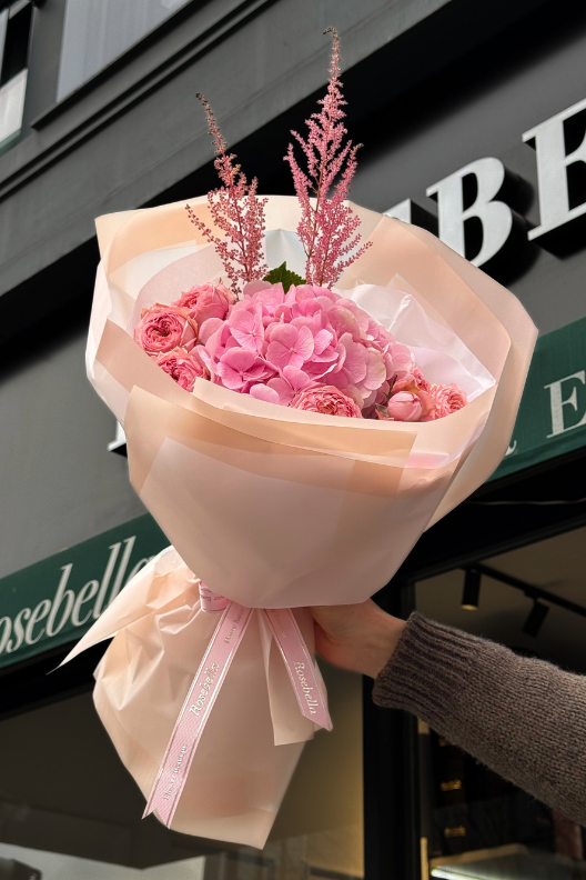 Pembe Ortanca Çardak Güller Buketi