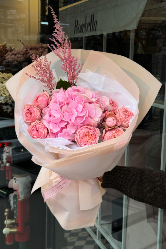 Pembe Ortanca Çardak Güller Buketi