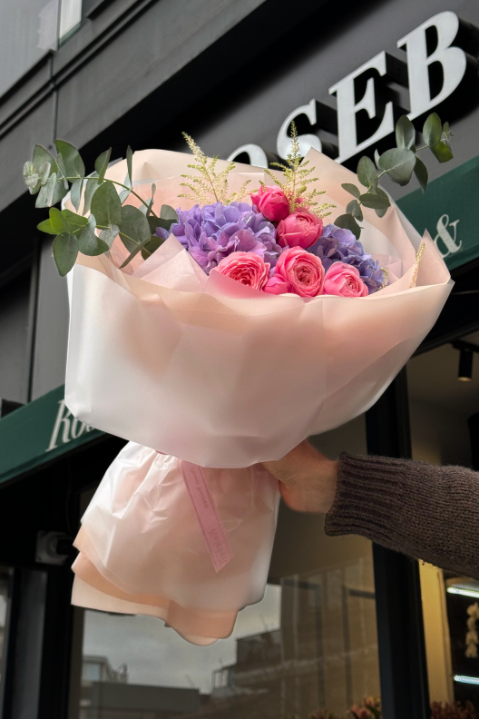 Mor Ortanca Çardak Güller Buketi