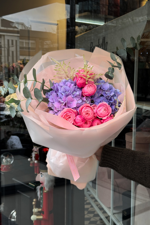 Mor Ortanca Çardak Güller Buketi