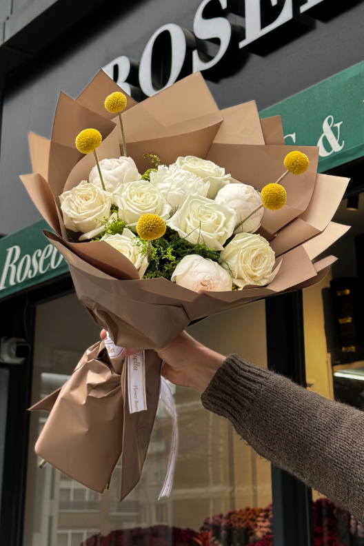 Beyaz Şakayık Gül Buketi