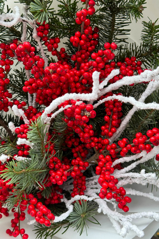 Ilex Yeni Yıl Buketi