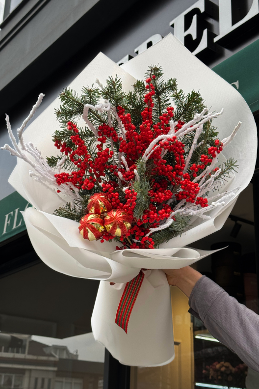 Ilex Yeni Yıl Buketi