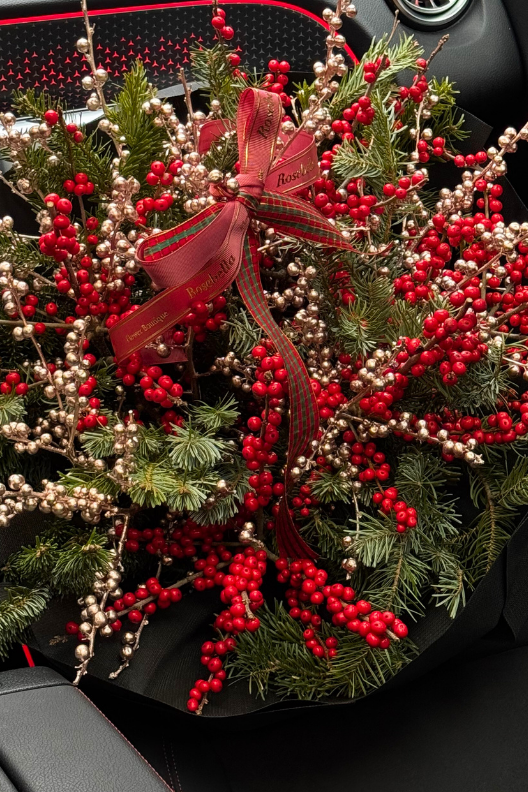 Şampanya Kırmızı Ilex Buketi