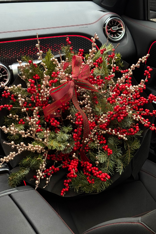 Şampanya Kırmızı Ilex Buketi