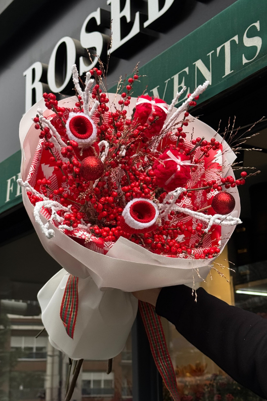 Santa Rosebella Signature