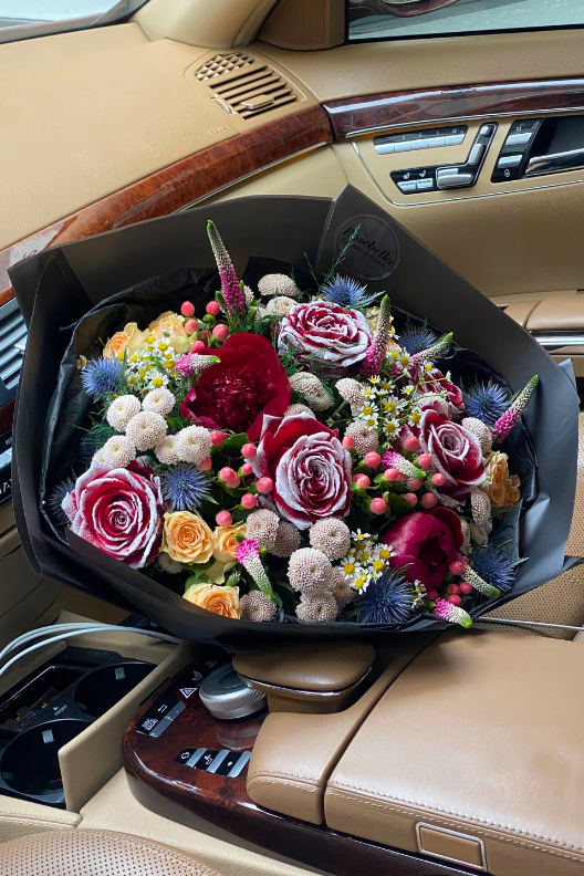 Bordo Şakayık Karlı Gül Buketi