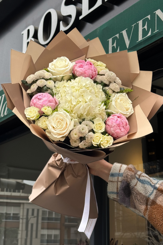 Beyaz Ortanca Gül Şakayık Buketi