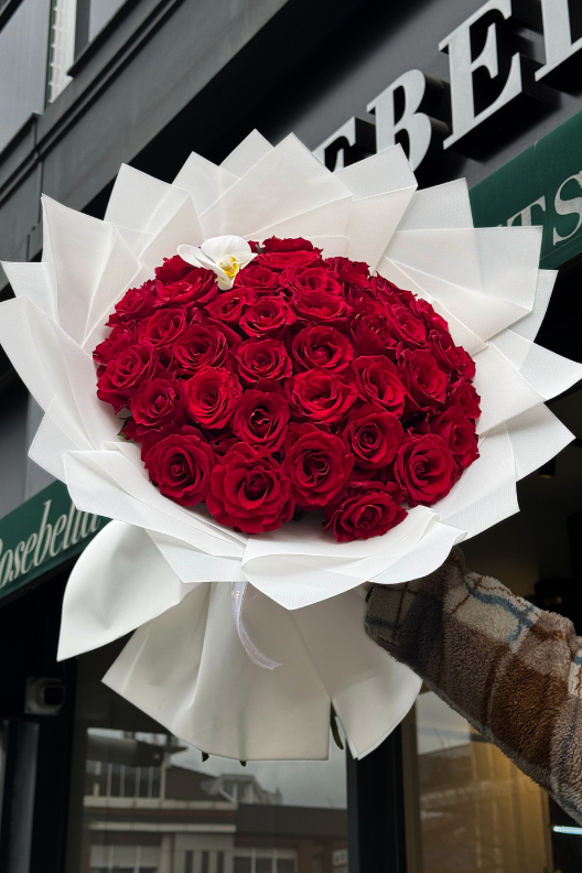 Romantic Elegance 41 Kırmızı Gül Buketi