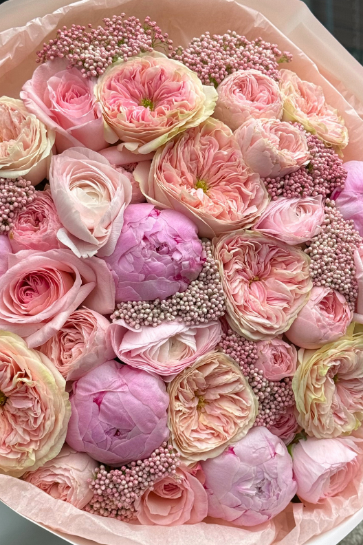 Hollanda Gülleri Pembe Şakayık Buketi