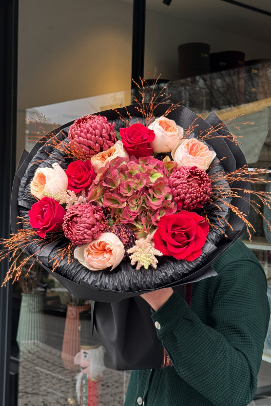 Autumn Elegance – Juliet & Bordeaux Lüks Buket