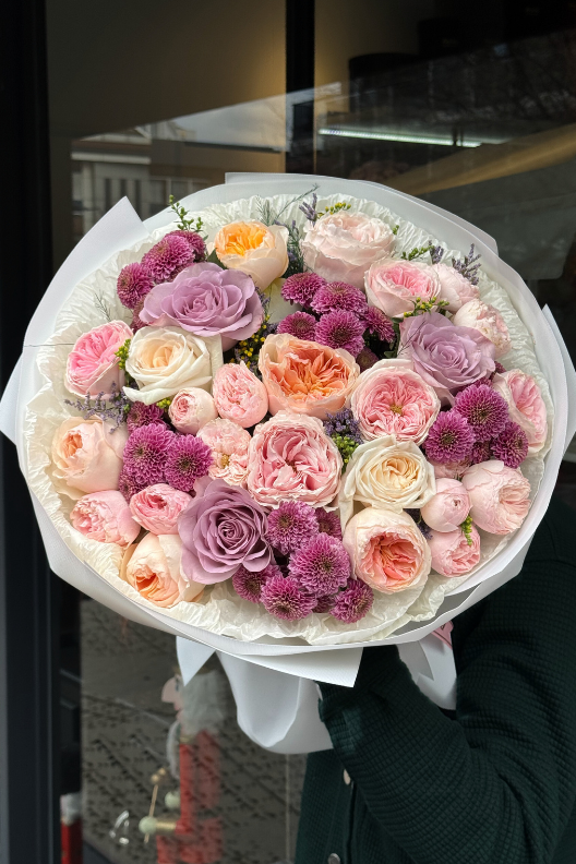 Maison Améthyste – Signature Rose Bouquet