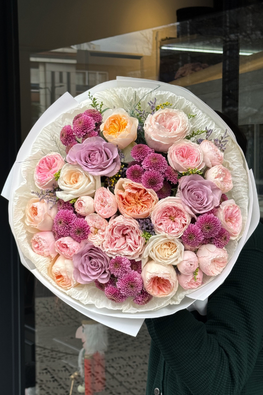 Maison Améthyste – Signature Rose Bouquet