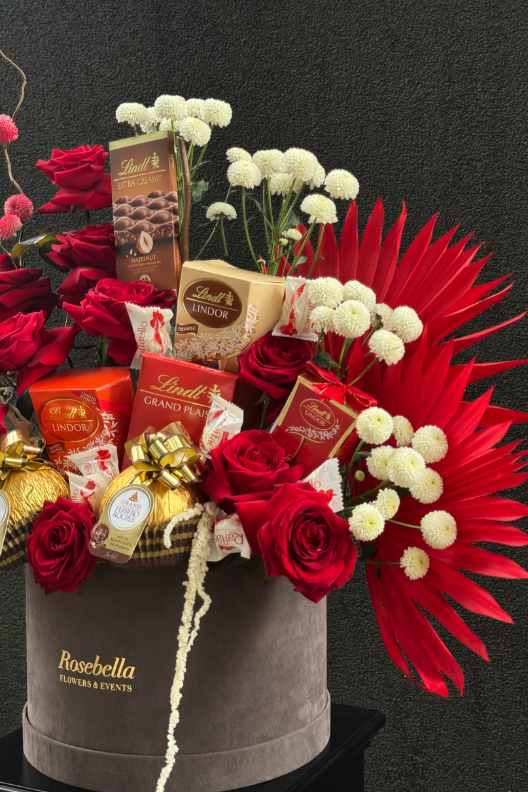 Gri Silindir Kutuda Lüks Gül & Çikolata Aranjmanı