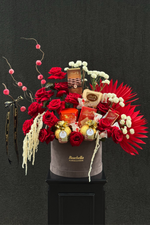 Gri Silindir Kutuda Lüks Gül & Çikolata Aranjmanı