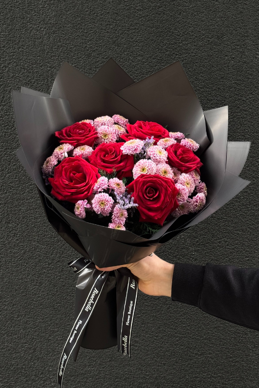 Kırmızı Güller & Lila Krizantemler Premium Buketi