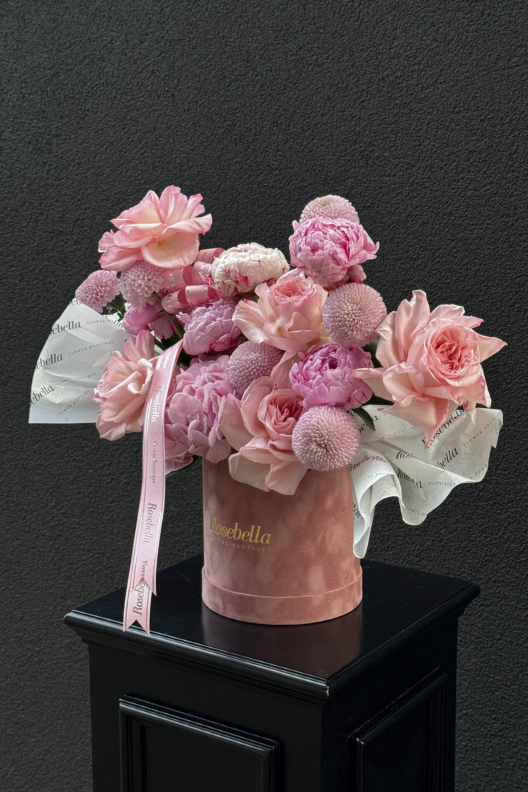 Pudra Pembe Kutuda Şakayık ve O’Hara Güllü Premium Aranjman