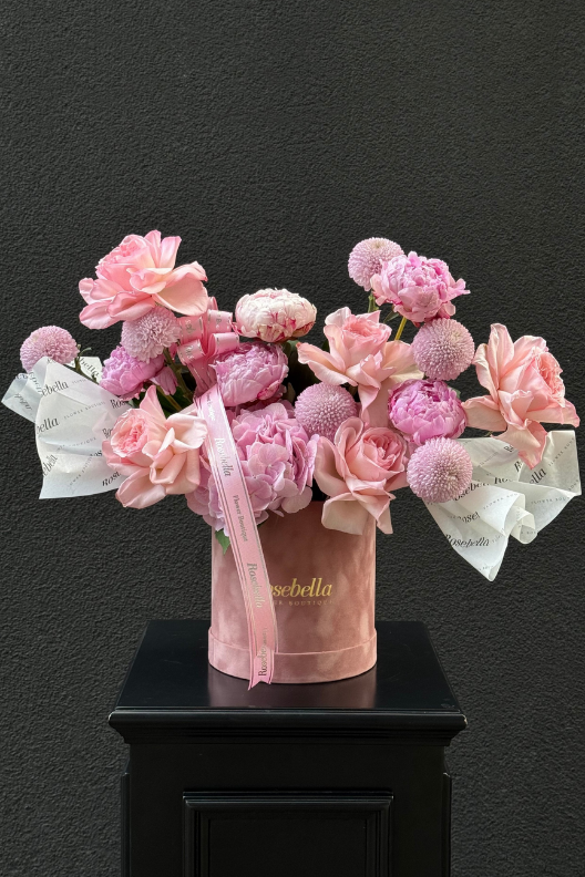 Pudra Pembe Kutuda Şakayık ve O’Hara Güllü Premium Aranjman