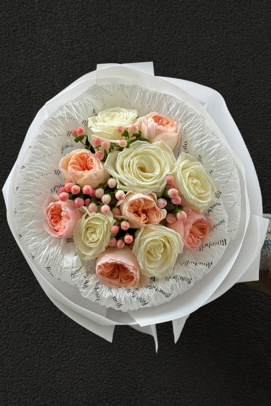 Premium Juliet & Beyaz Ekvator Gülü Buketi