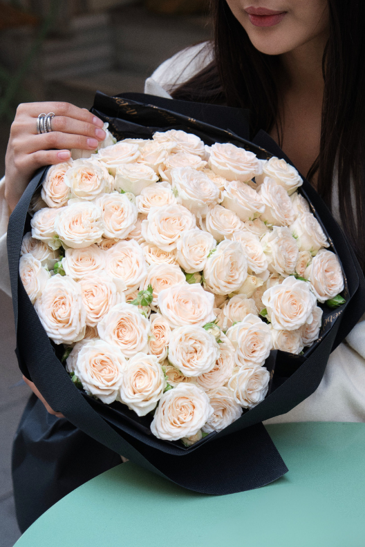 Sofie Çardak Güller Buketi