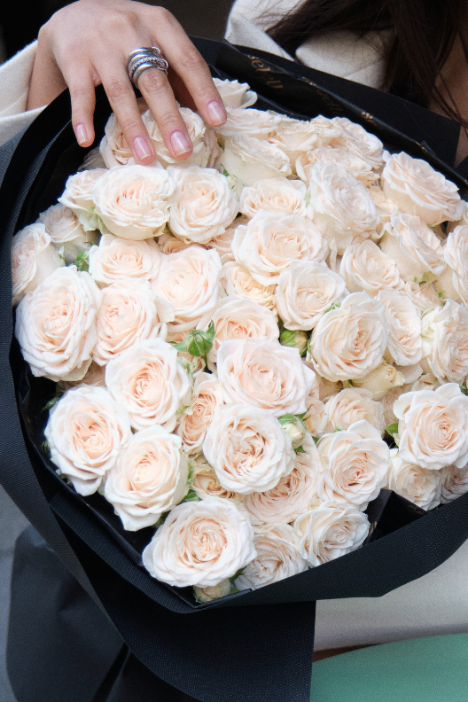 Sofie Çardak Güller Buketi