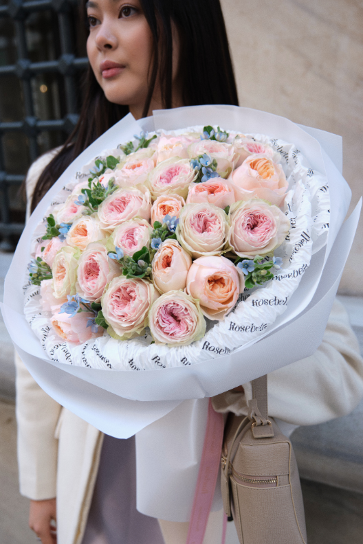 Juliet Gül Buketi – Azure Elegance