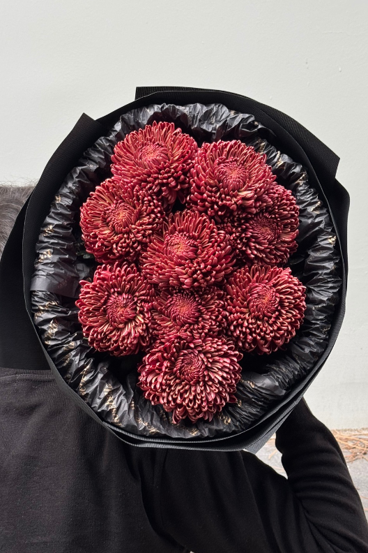9'lu Bigoudi Red Anastasia Buketi